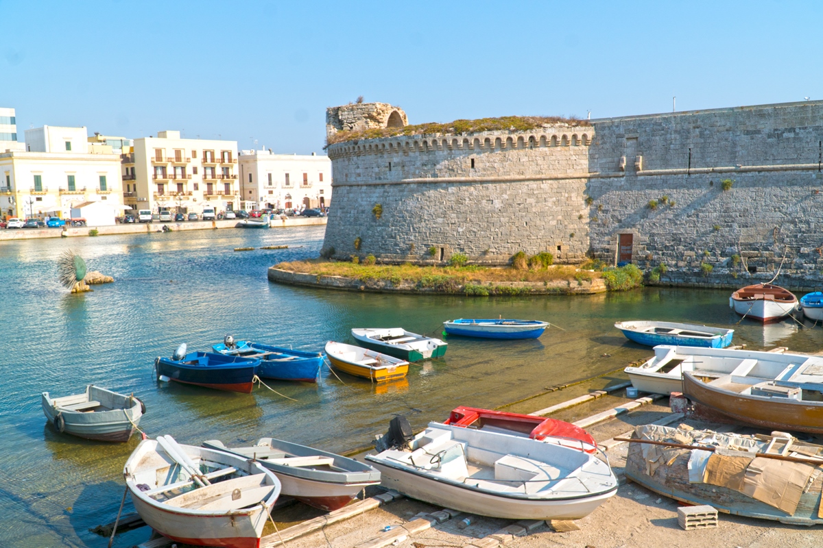Gallipoli-Vista-Castello-e-Piccolo-Porto-1